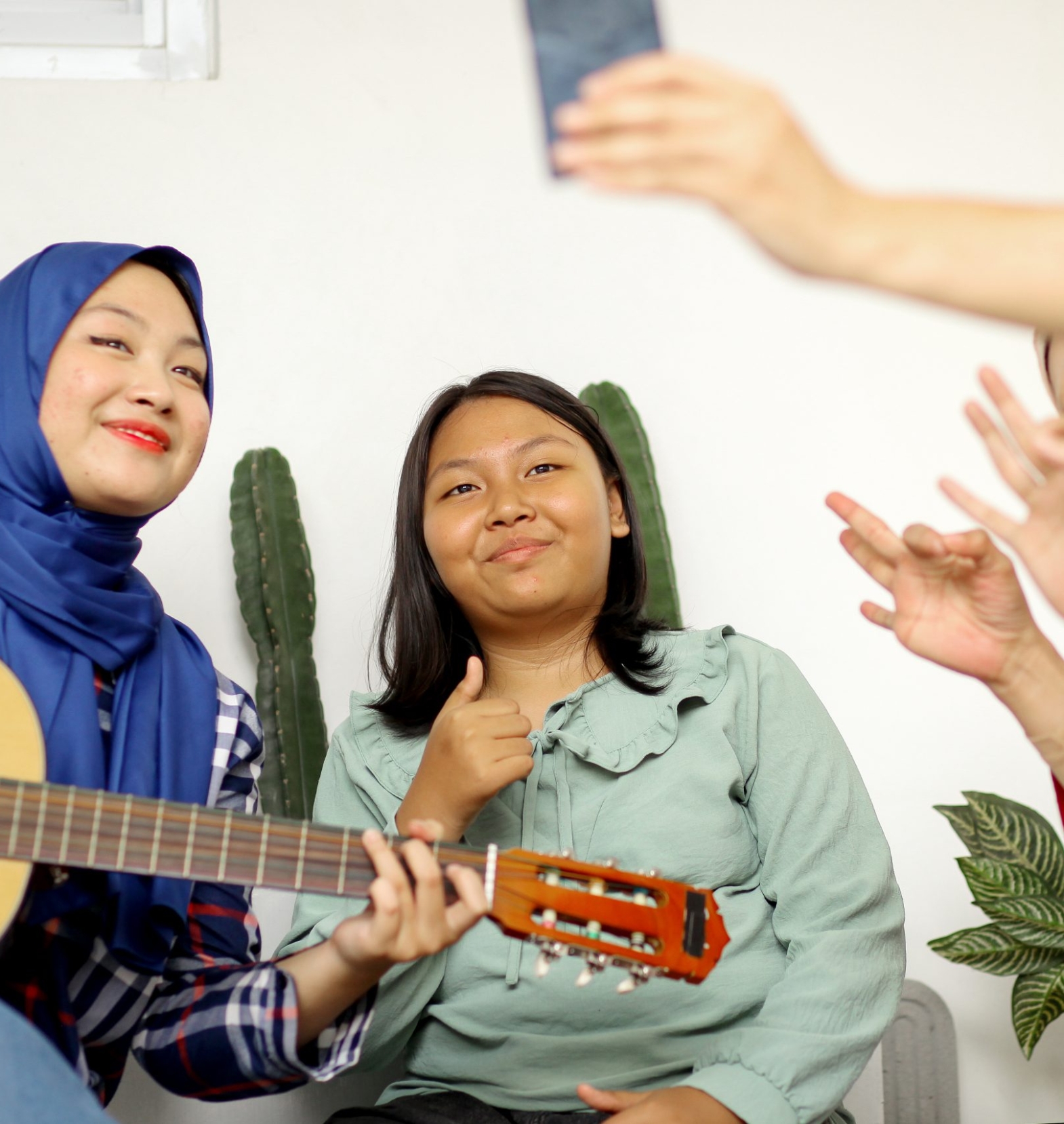 family-singing-together-2024-11-27-02-13-59-utc-scaled